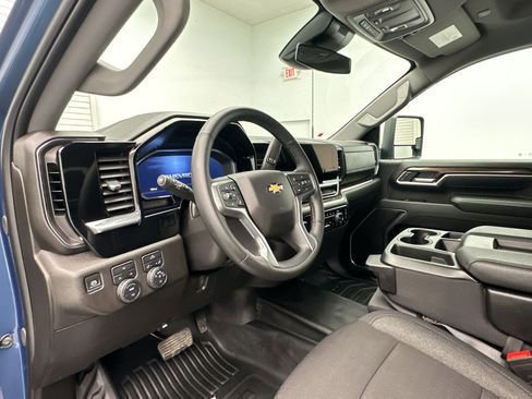 Certified 2025 Chevrolet Silverado 2500 LT image 4