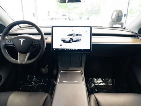 Used 2023 Tesla Model Y Long Range AWD/4WD image 9