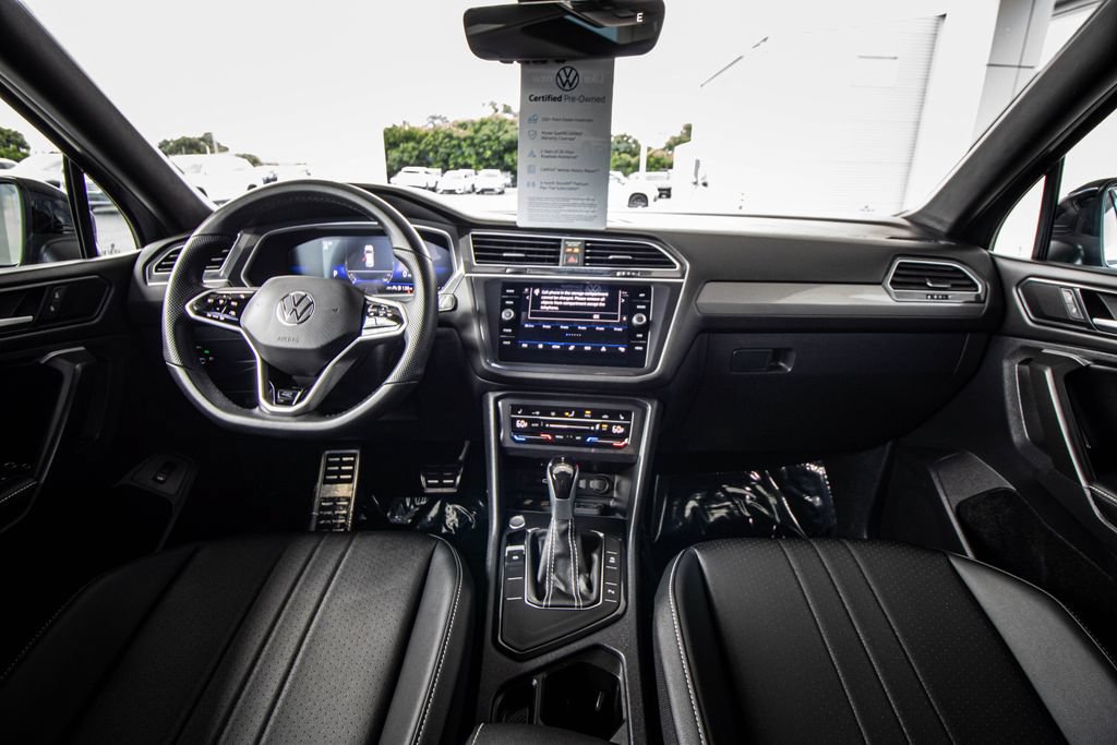 Certified 2024 Volkswagen Tiguan SE R-Line FWD image 30