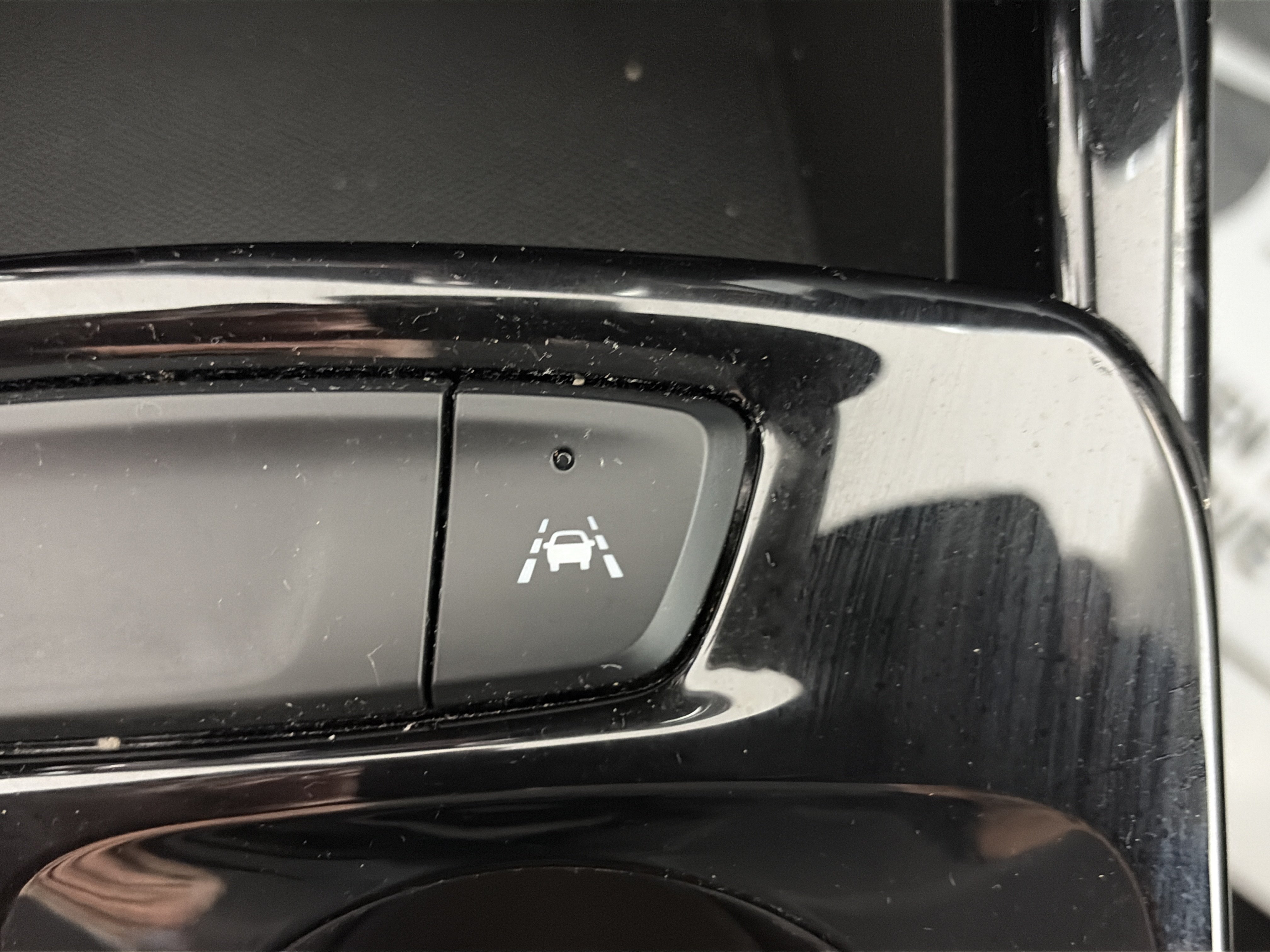 Used 2024 Chevrolet Trax LT w/ Driver Confidence Package FWD image 27