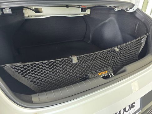 New 2025 Hyundai Elantra SEL image 15