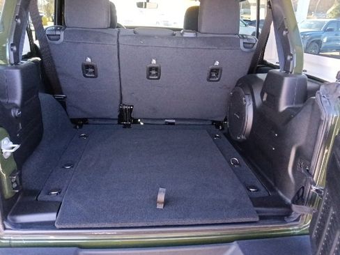 Used 2022 Jeep Wrangler Unlimited Sport image 28