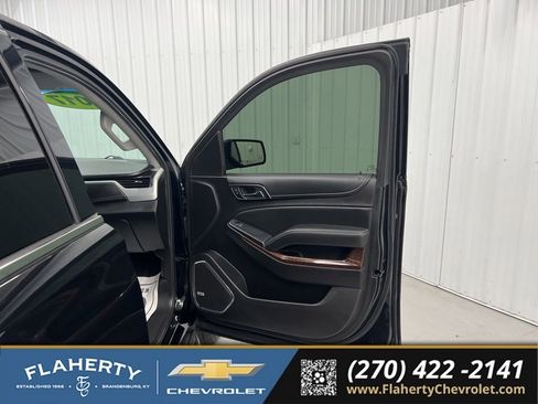 Used 2017 GMC Yukon SLE w/ SLE Value Package AWD/4WD image 14