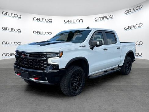 Used 2023 Chevrolet Silverado 1500 ZR2 w/ Technology Package AWD/4WD image 3