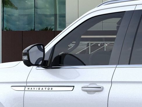 New 2026 Lincoln Navigator L Premier AWD/4WD image 20