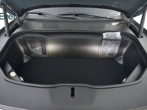 Used 2025 Rivian R1S Premium image 26