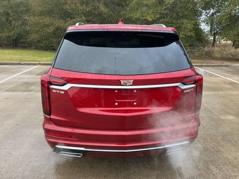 New 2025 Cadillac XT6 Luxury FWD image 4