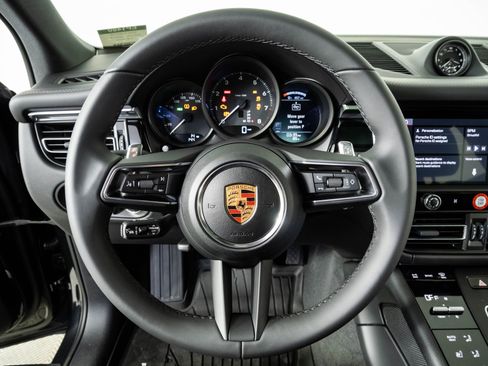 New 2026 Porsche Macan AWD/4WD image 9