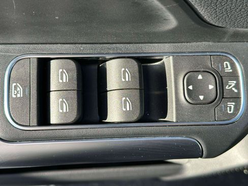 Certified 2025 Mercedes-Benz GLA 250 4MATIC image 12