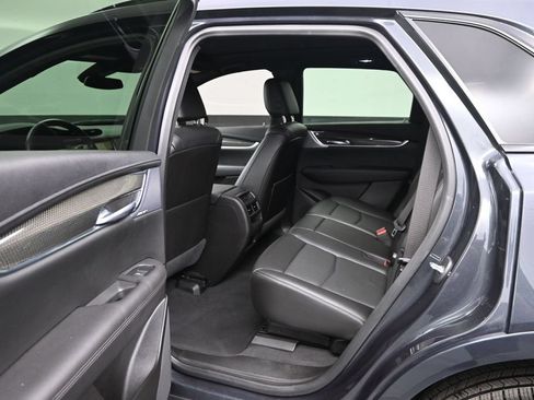 Certified 2022 Cadillac XT5 Sportv w/ LPO, Floor Liner Package AWD/4WD image 11