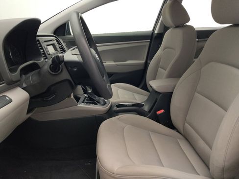 Used 2018 Hyundai Elantra SE FWD image 17