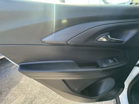 Used 2023 Chevrolet TrailBlazer LS image 29