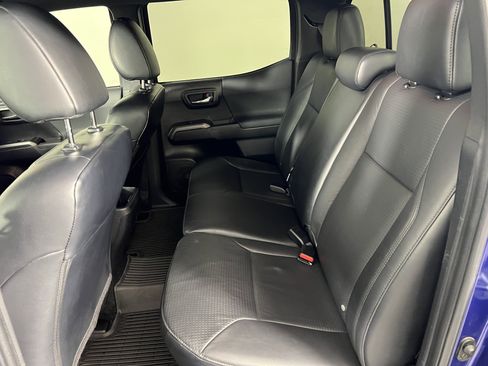 Used 2023 Toyota Tacoma TRD Sport image 18