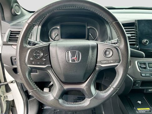 Used 2025 Honda Passport EX-L image 11