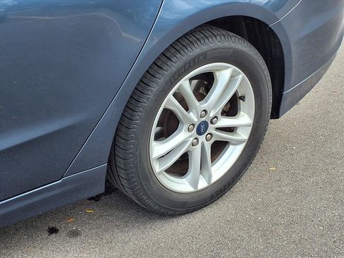 Used 2018 Ford Fusion SE w/ Fusion SE Technology Package image 25