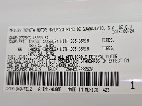 Used 2024 Toyota Tacoma TRD Sport AWD/4WD image 33
