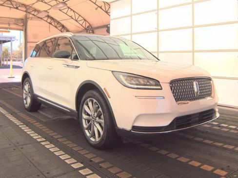 Used 2022 Lincoln Corsair FWD w/ Premium Package image 4