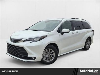 New 2025 Toyota Sienna XLE