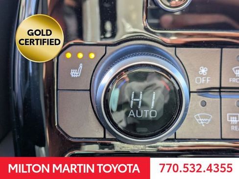 Certified 2024 Toyota Highlander XLE image 25