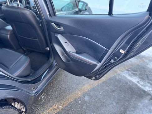 Used 2016 MAZDA MAZDA3 i Grand Touring image 17