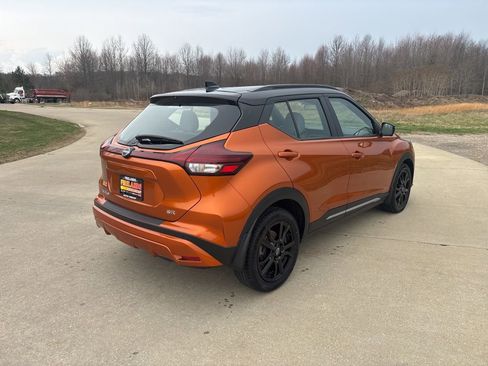 Used 2023 Nissan Kicks SR w/ SR Premium Package FWD image 9