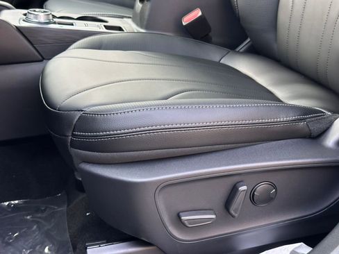 New 2025 Ford Escape SE w/ PHEV Premium Package image 16