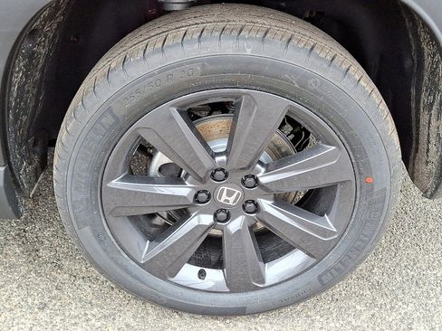 New 2025 Honda Pilot Sport image 5