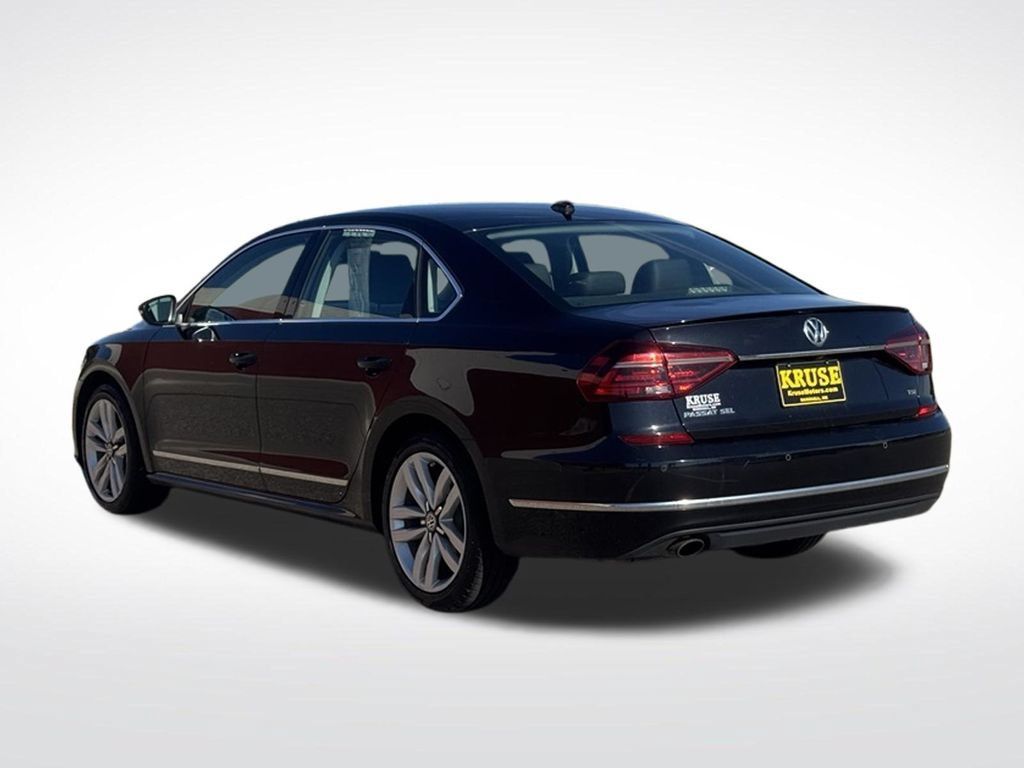Used 2017 Volkswagen Passat 1.8T SEL Premium FWD image 34