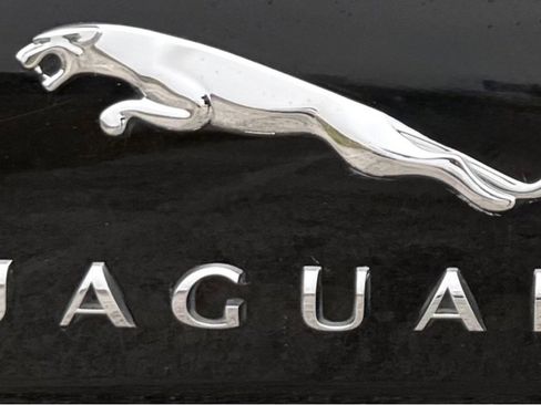 Used 2013 Jaguar XJ image 9