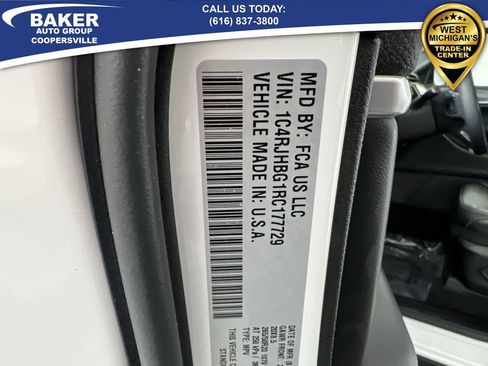 Used 2024 Jeep Grand Cherokee Limited w/ Black Appearance Package image 35