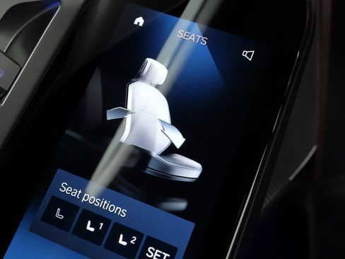 Used 2024 BMW i7 xDrive60 w/ Executive Package image 40