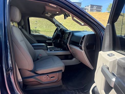 Certified 2018 Ford F150 XLT w/ Equipment Group 302A Luxury AWD/4WD image 29