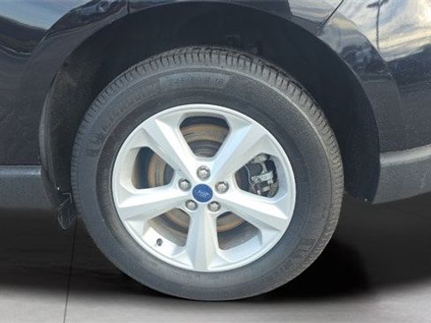 Certified 2022 Ford Edge SE image 11