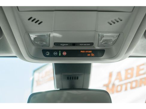 Used 2024 Chevrolet Equinox LT FWD image 11