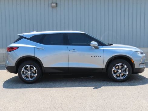 Used 2024 Chevrolet Blazer LT w/ Driver Confidence Package AWD/4WD image 2