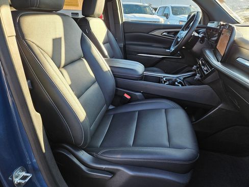 Used 2025 Chevrolet Traverse LT AWD/4WD image 31