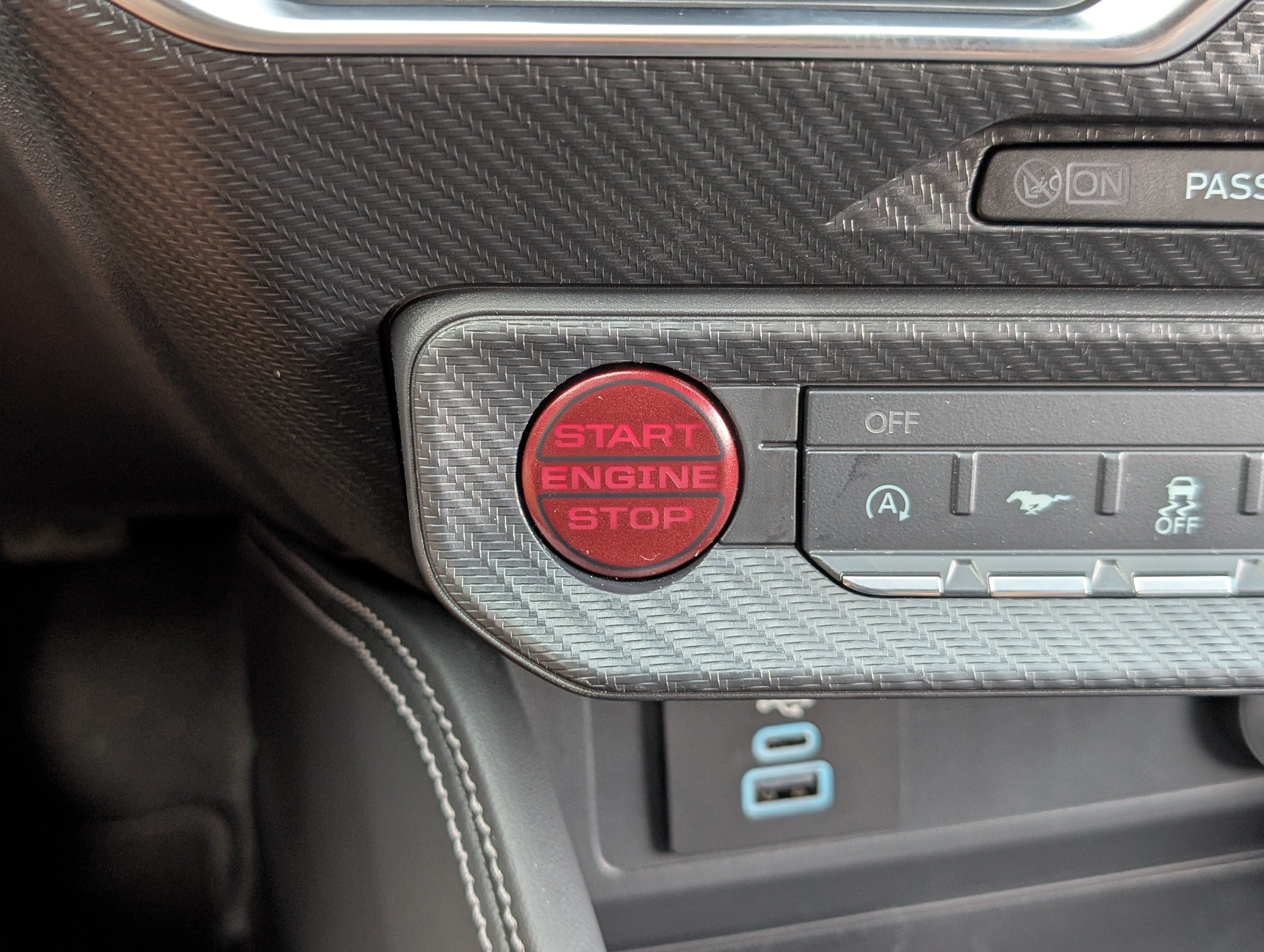 Used 2026 Ford Mustang Premium RWD image 30