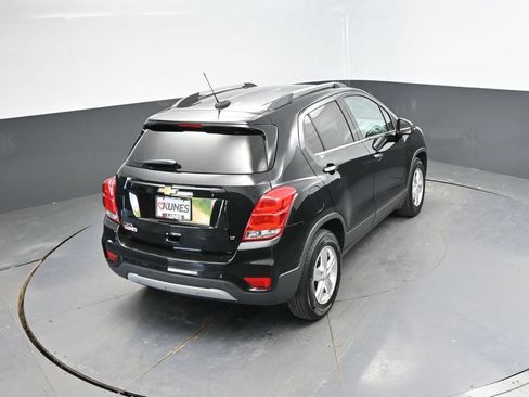 Used 2019 Chevrolet Trax LT w/ LT Convenience Package FWD image 33