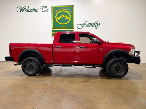 Used 2018 RAM 2500 Tradesman w/ Chrome Appearance Group image 2
