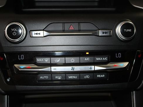 Used 2020 Ford Explorer XLT w/ Comfort Package RWD image 51