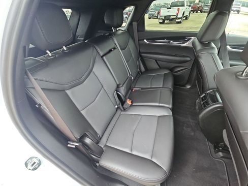 Used 2025 Cadillac XT5 Premium Luxury image 31