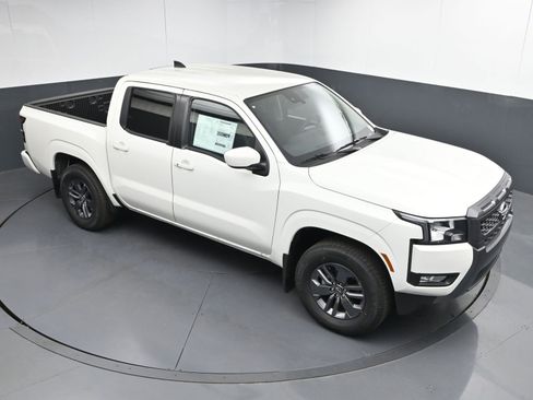 New 2025 Nissan Frontier SV w/ SV Convenience Package RWD image 30