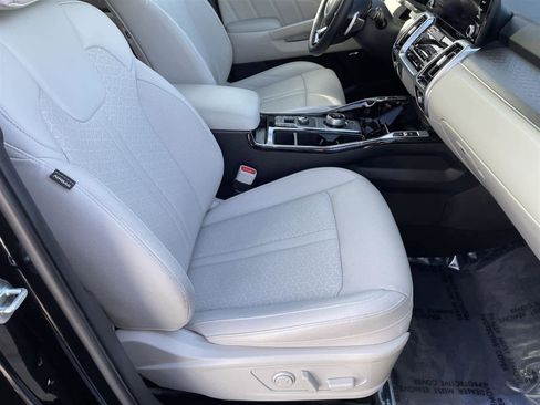 Used 2023 Kia Sorento SX Prestige w/ Panoramic Sunroof Package image 19