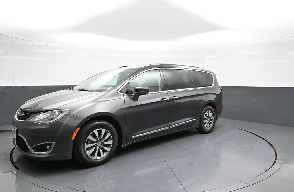 Used 2020 Chrysler Pacifica Touring-L Plus FWD image 10