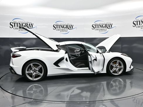 Used 2025 Chevrolet Corvette Stingray Premium Cpe w/ Z51 Performance Package RWD image 39