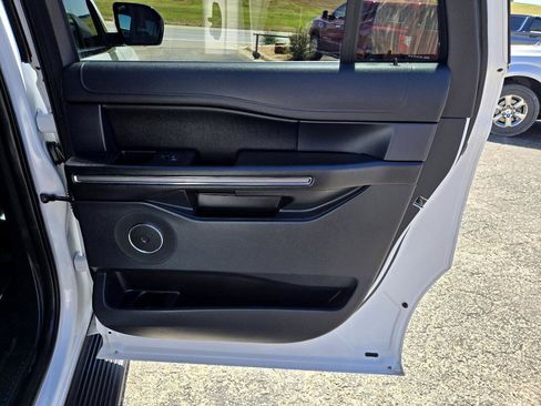 Used 2021 Ford Expedition Max XLT image 15