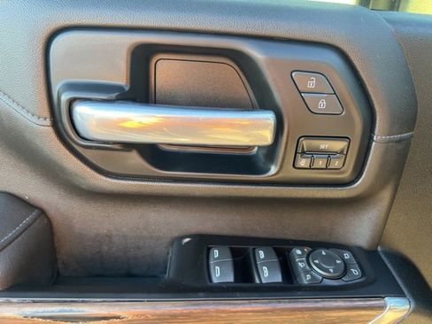 Used 2022 Chevrolet Silverado 2500 High Country image 28