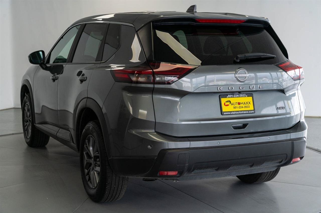 Used 2026 Nissan Rogue SV AWD/4WD image 8