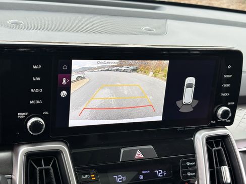 Used 2022 Kia Sorento S w/ Panoramic Sunroof Package image 19