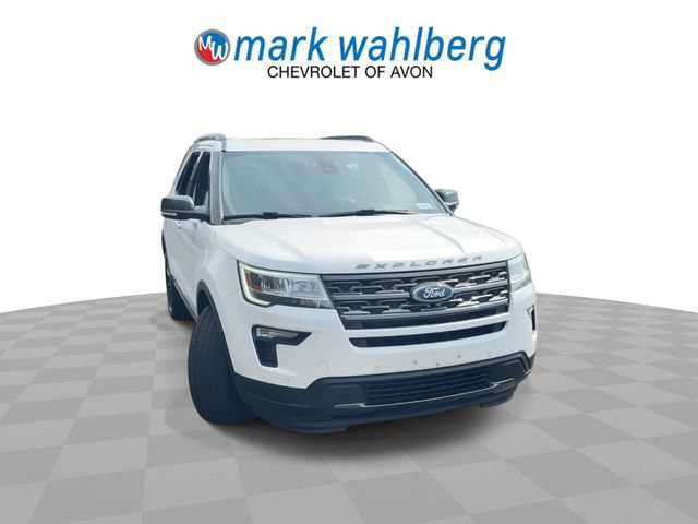 Used 2018 Ford Explorer XLT w/ Equipment Group 202A AWD/4WD image 3